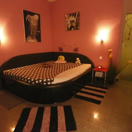 Lutz Hotel *